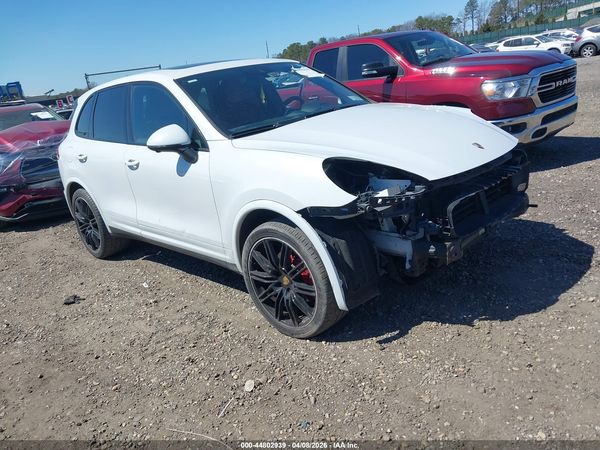 2016 PORSCHE CAYENNE