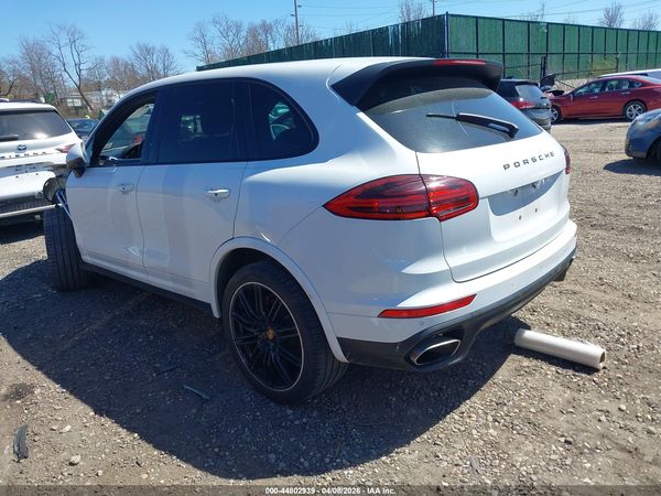 2016 PORSCHE CAYENNE