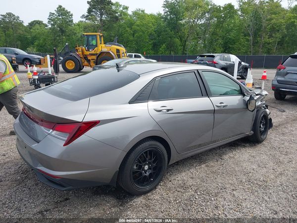 2022 HYUNDAI ELANTRA SEL