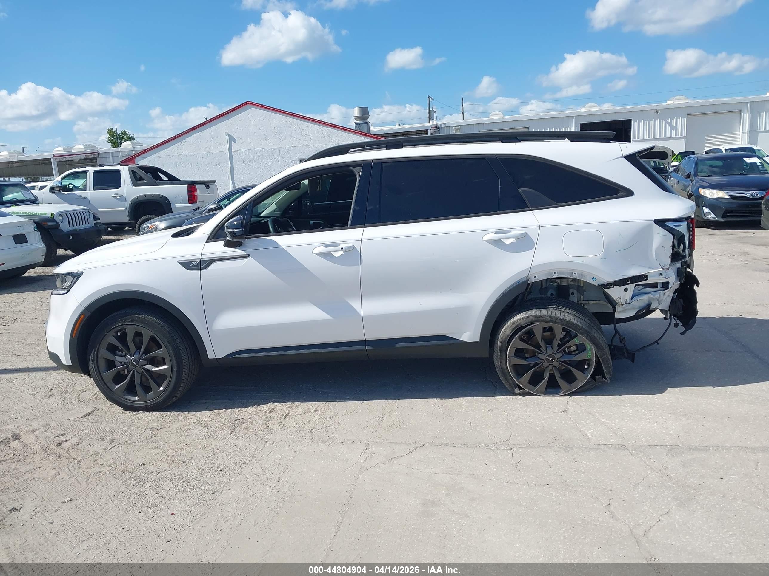 2023 KIA SORENTO X-LINE EX