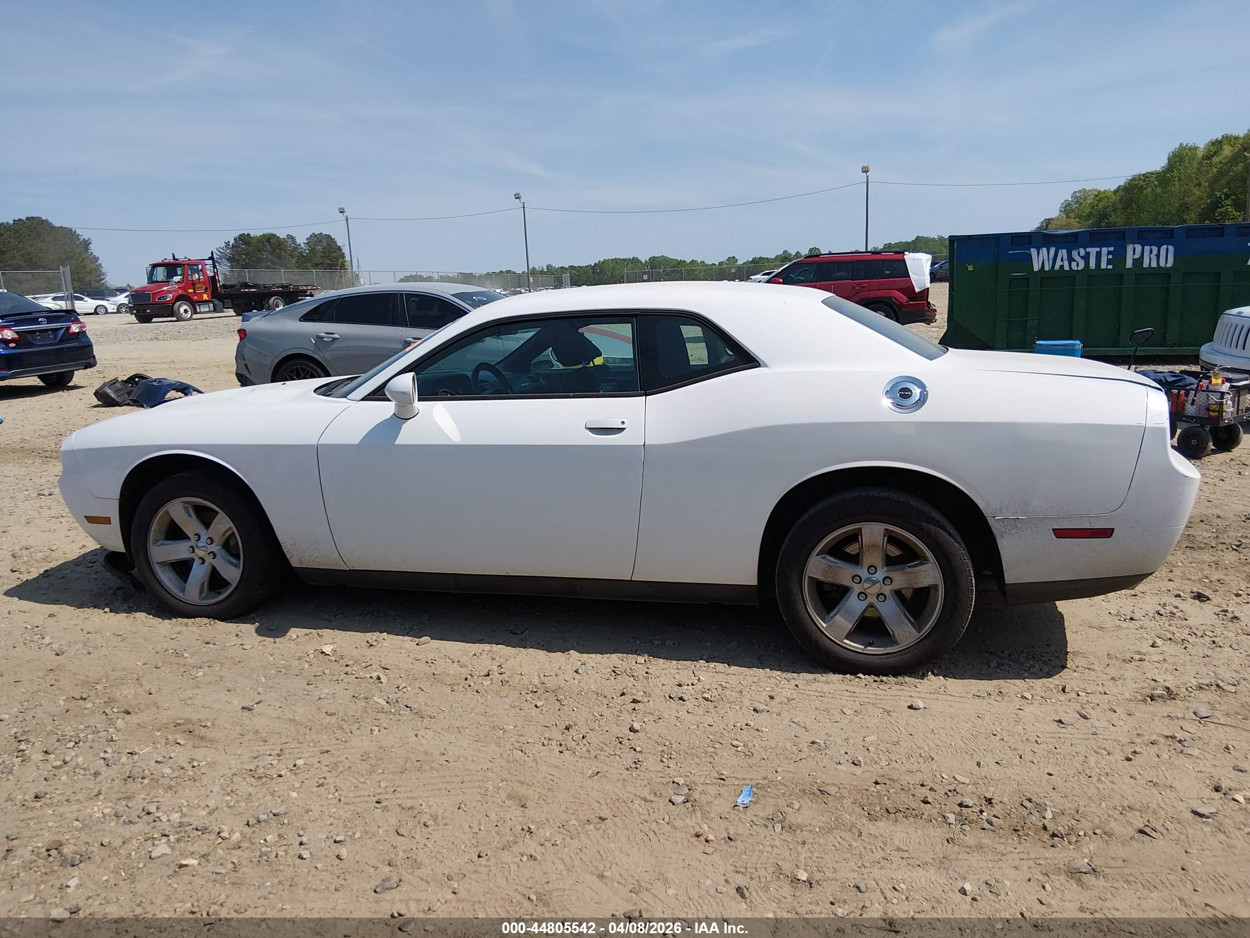 2013 DODGE CHALLENGER SXT