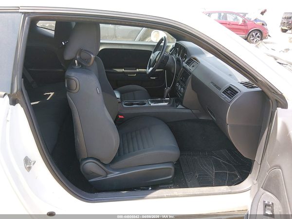 2013 DODGE CHALLENGER SXT