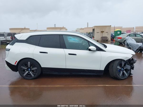 2025 BMW IX XDRIVE50