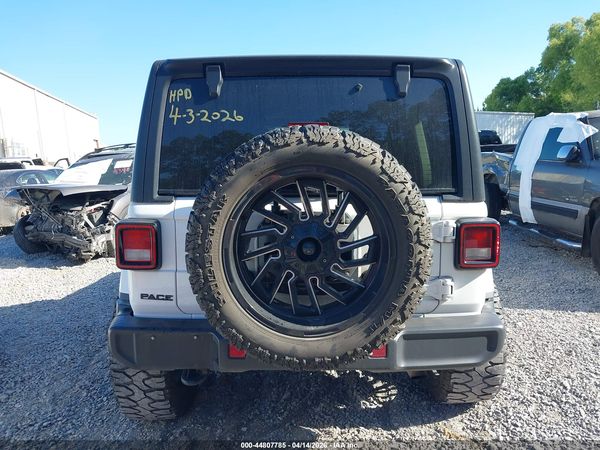 2020 JEEP WRANGLER UNLIMITED SAHARA 4X4