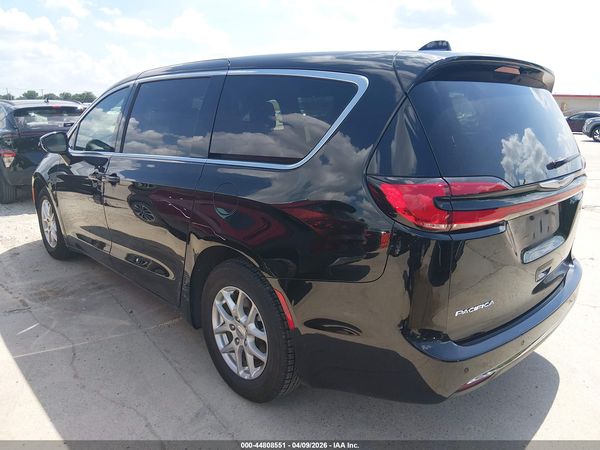 2025 CHRYSLER PACIFICA SELECT — I3