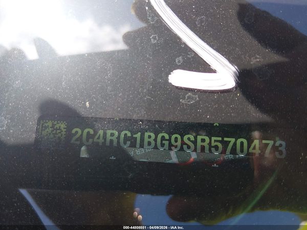 2025 CHRYSLER PACIFICA SELECT — I9