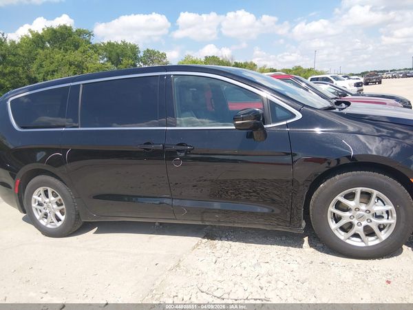 2025 CHRYSLER PACIFICA SELECT — I116
