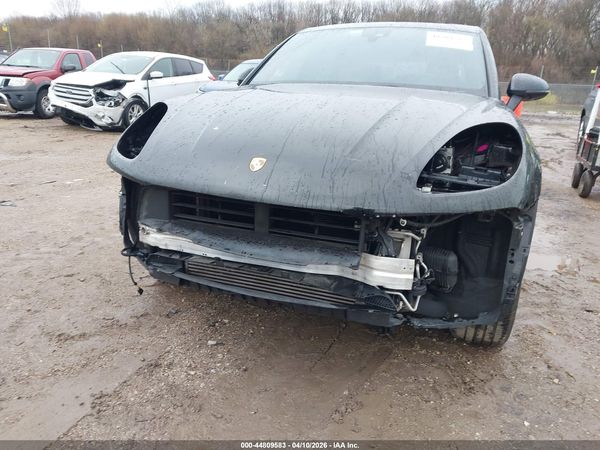 2017 PORSCHE MACAN