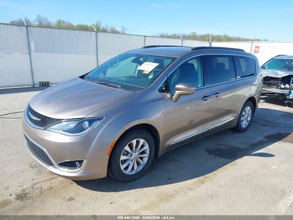 2017 CHRYSLER PACIFICA TOURING-L — I2