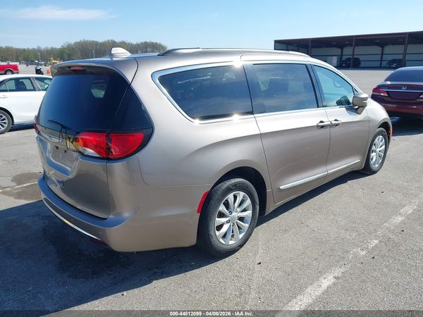 2017 CHRYSLER PACIFICA — I4