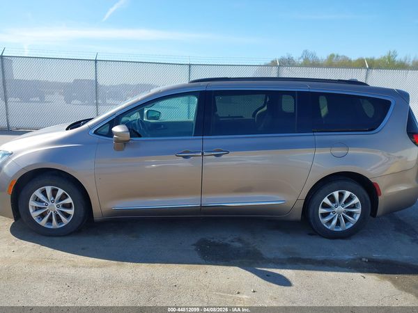 2017 CHRYSLER PACIFICA TOURING-L — I117