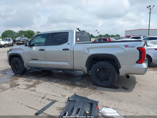 2022 TOYOTA TUNDRA SR5