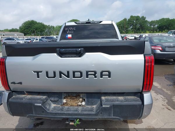 2022 TOYOTA TUNDRA SR5