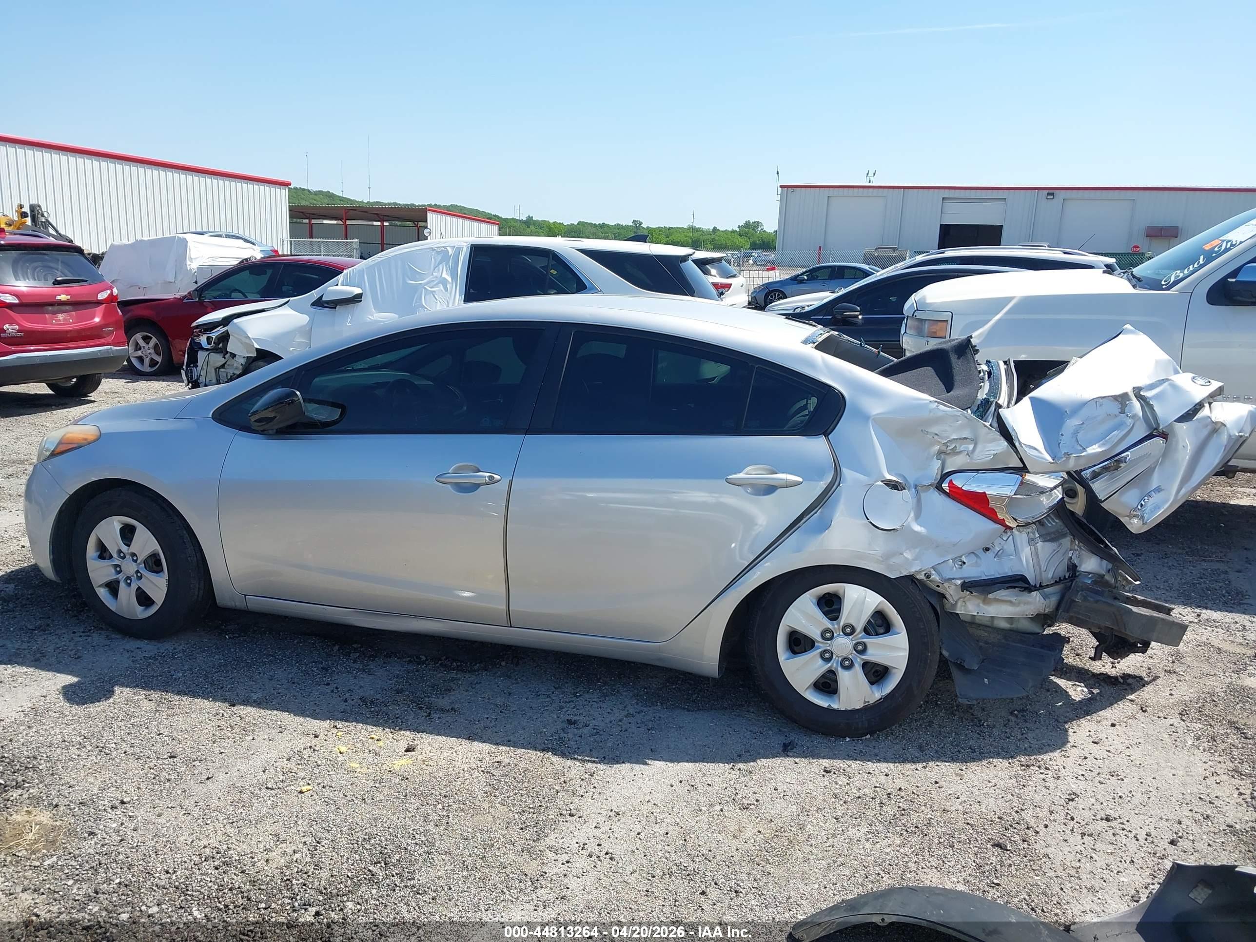 2016 KIA FORTE GL (Middle-Low Grade)