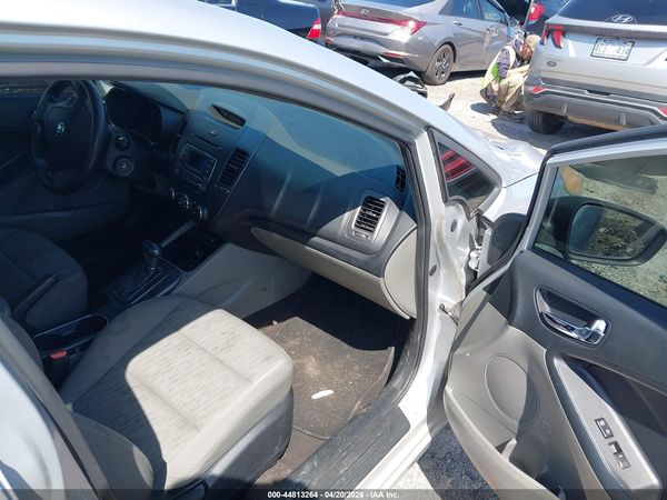 2016 KIA FORTE GL (Middle-Low Grade)