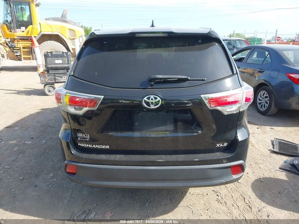 2016 TOYOTA HIGHLANDER XLE V6