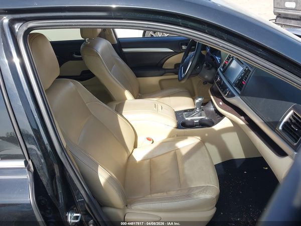 2016 TOYOTA HIGHLANDER XLE V6
