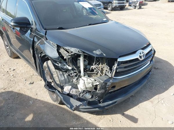 2016 TOYOTA HIGHLANDER XLE V6