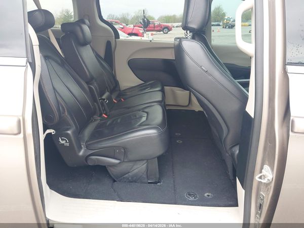 2017 CHRYSLER PACIFICA TOURING-L — I8