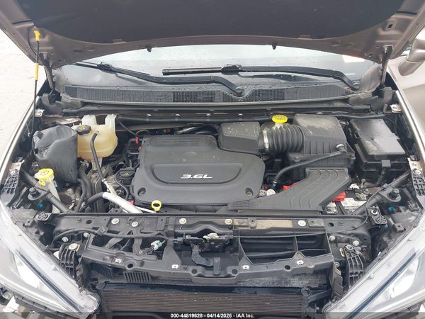 2017 CHRYSLER PACIFICA TOURING-L — I10