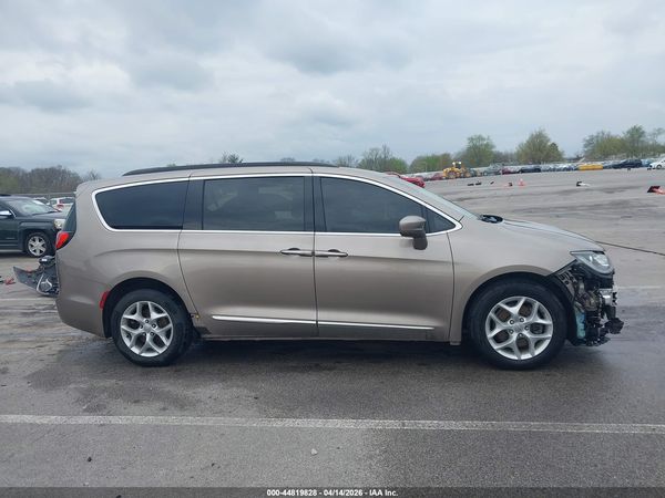 2017 CHRYSLER PACIFICA TOURING-L — I116