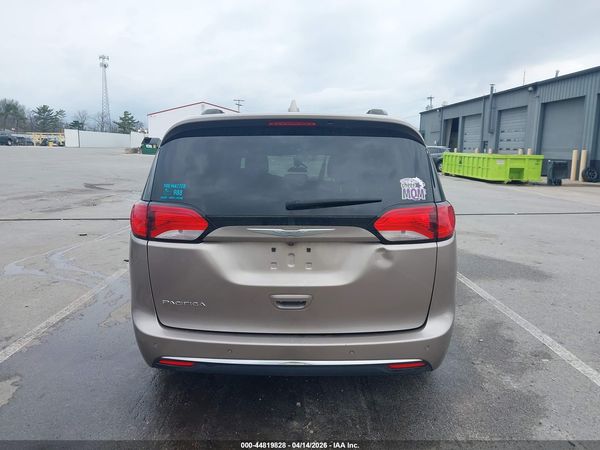 2017 CHRYSLER PACIFICA TOURING-L — I119