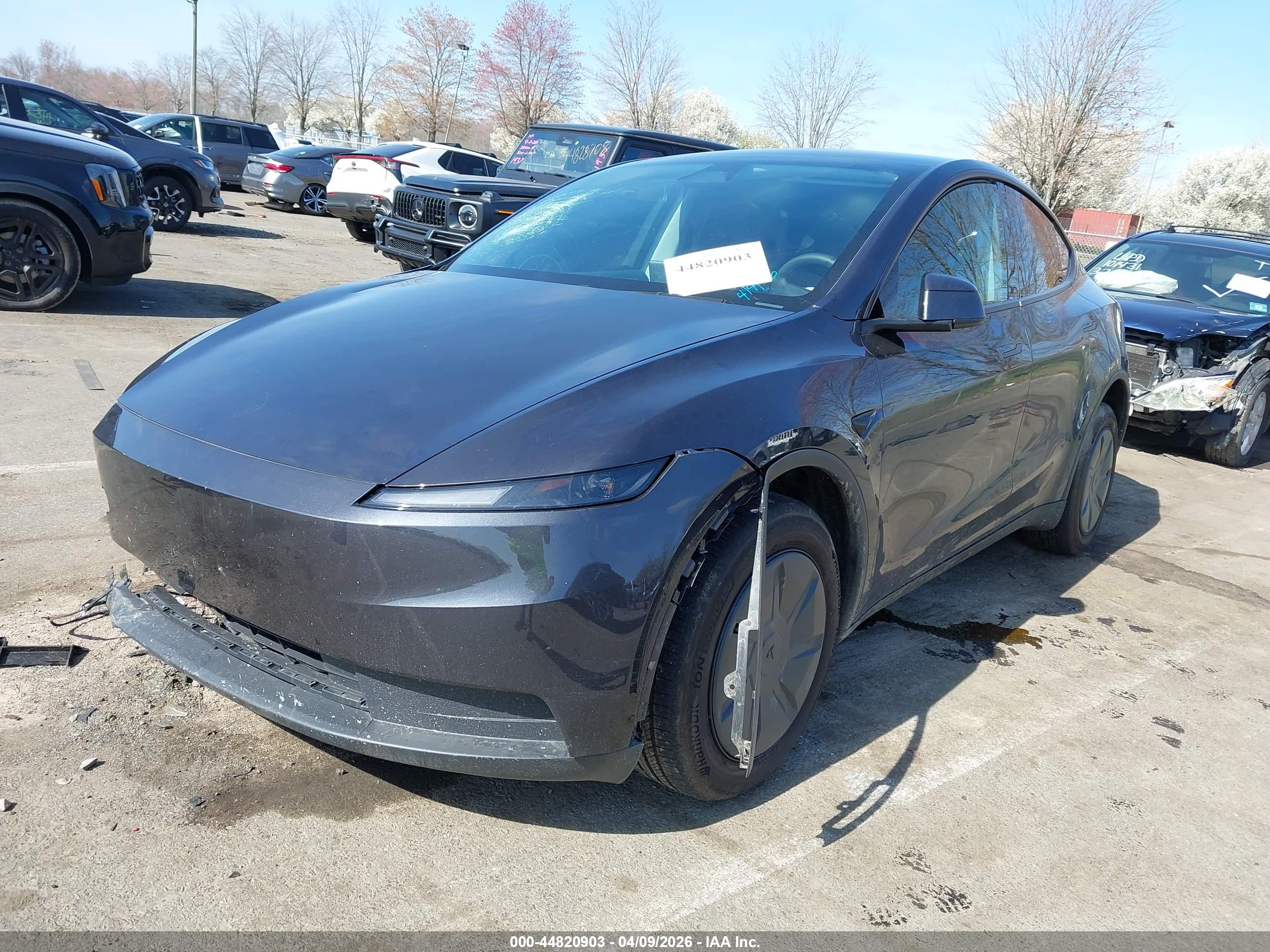 2026 TESLA MODEL Y