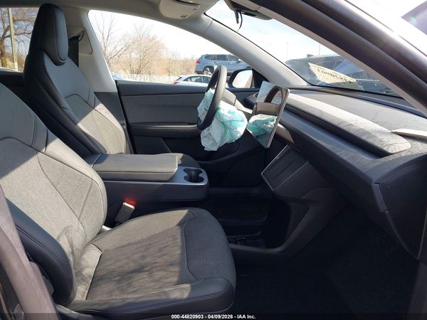 2026 TESLA MODEL Y