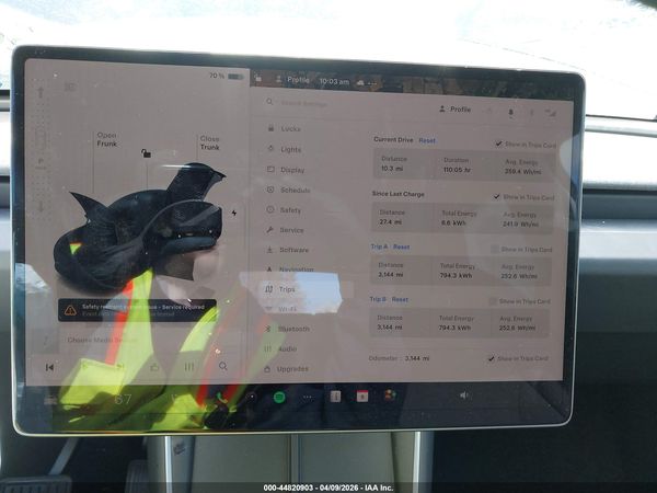 2026 TESLA MODEL Y