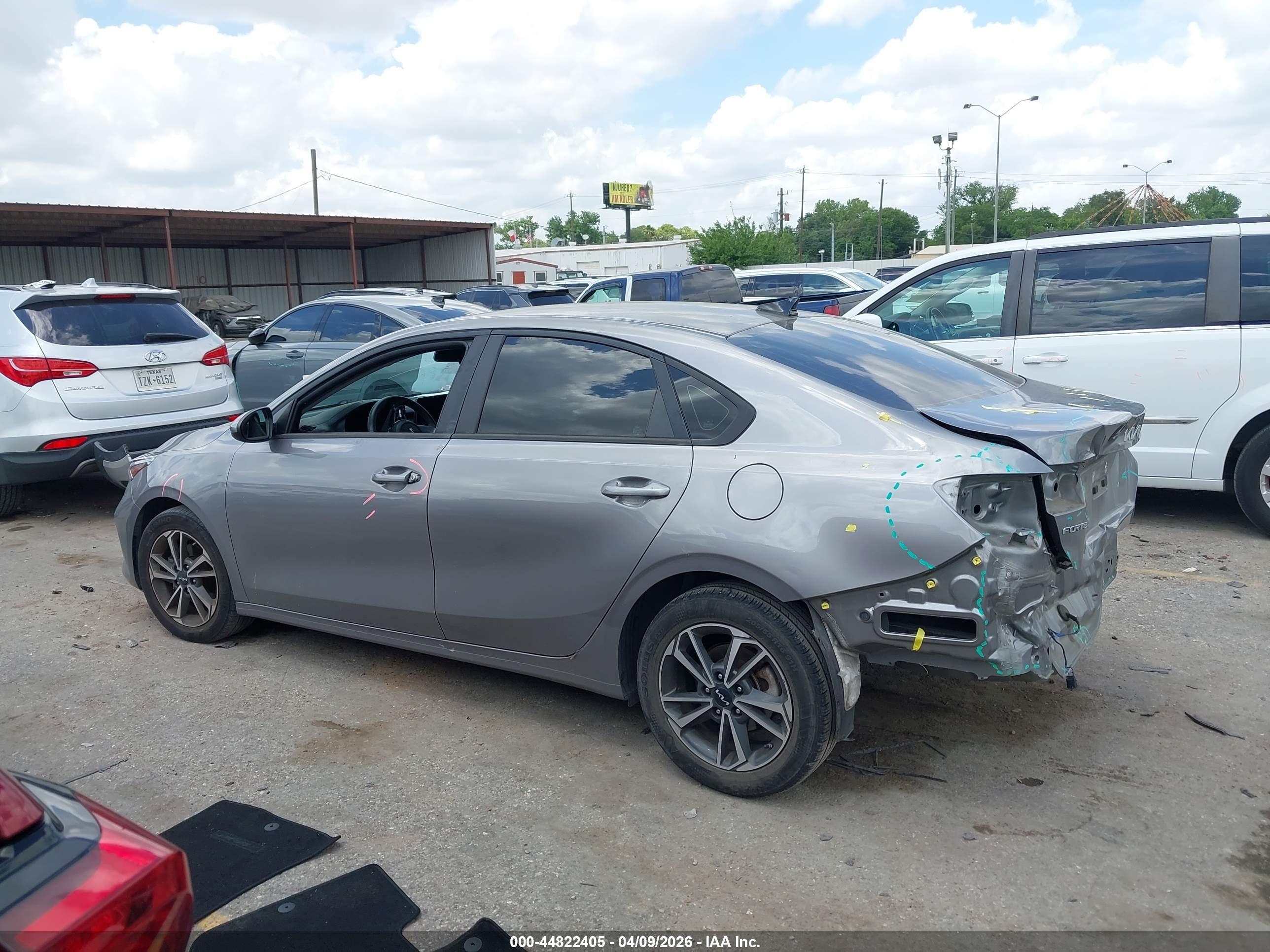 2023 KIA FORTE LXS