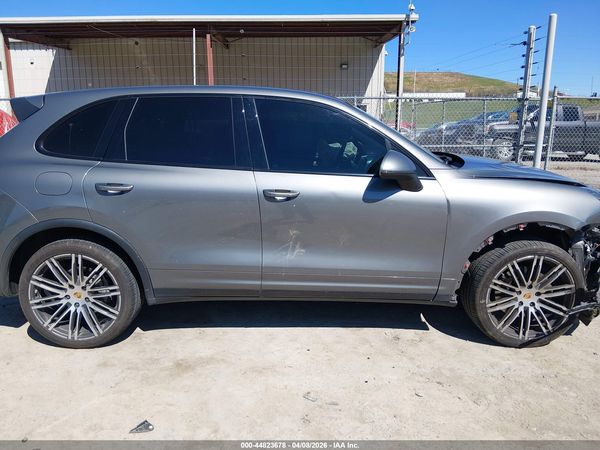 2017 PORSCHE CAYENNE S