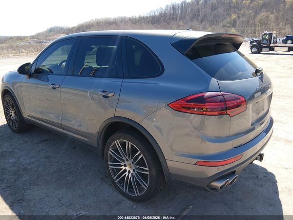 2017 PORSCHE CAYENNE S