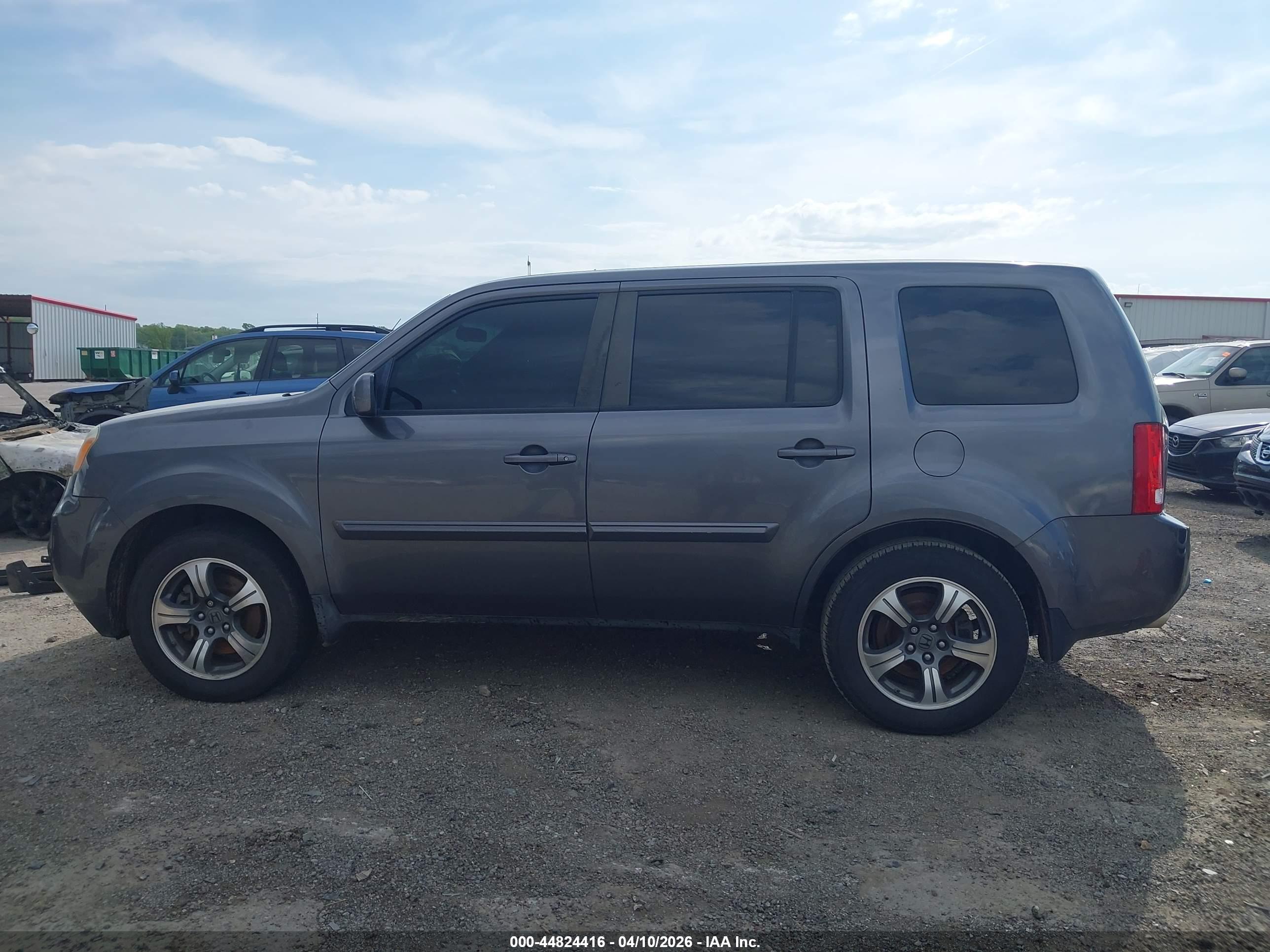 2015 HONDA PILOT SE