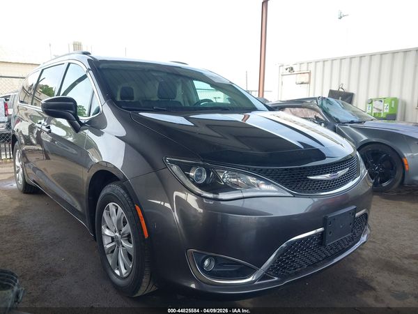 2019 CHRYSLER PACIFICA TOURING PLUS — I1