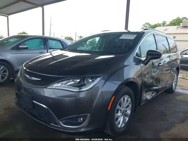 2019 CHRYSLER PACIFICA TOURING PLUS — I2