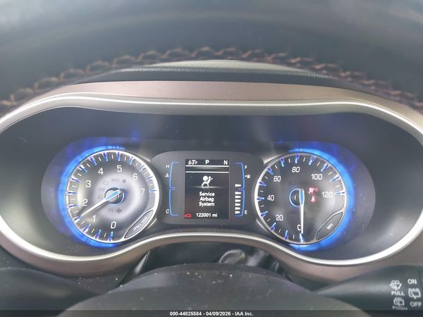2019 CHRYSLER PACIFICA TOURING PLUS — I7