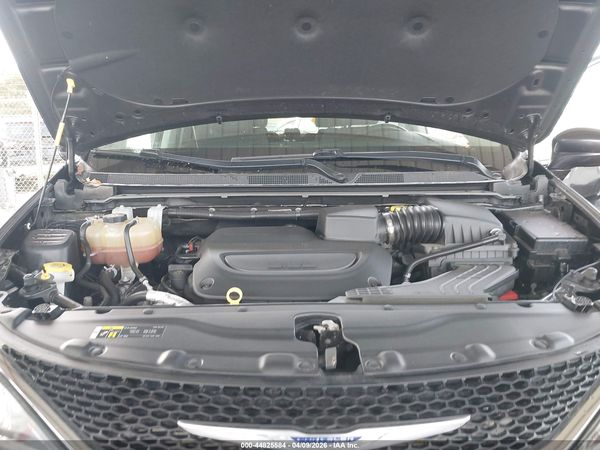2019 CHRYSLER PACIFICA TOURING PLUS — I10