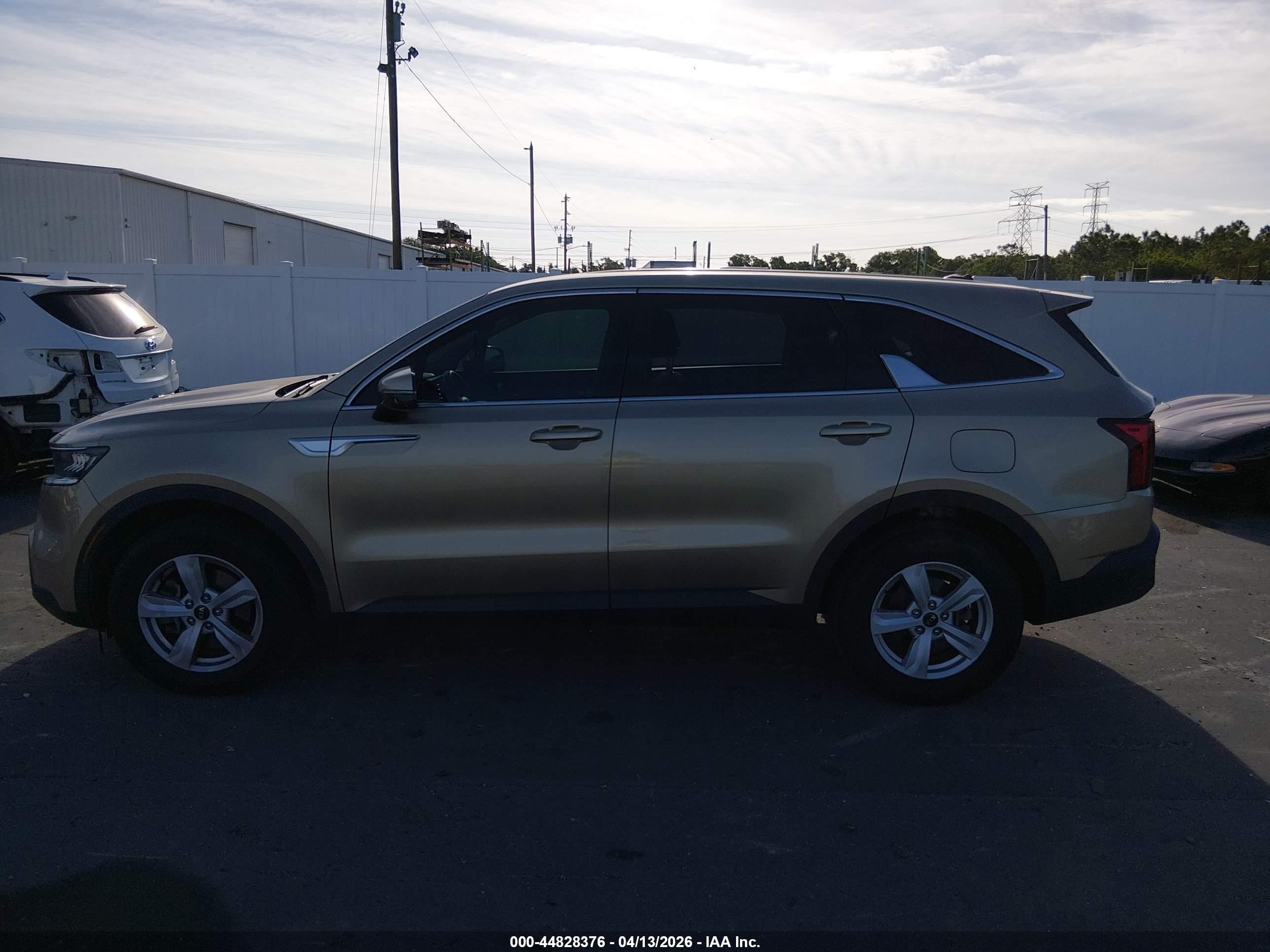 2021 KIA SORENTO LX