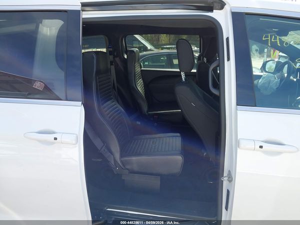 2024 CHRYSLER PACIFICA TOURING — I8