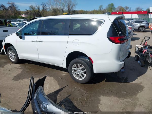 2024 CHRYSLER PACIFICA TOURING — I117
