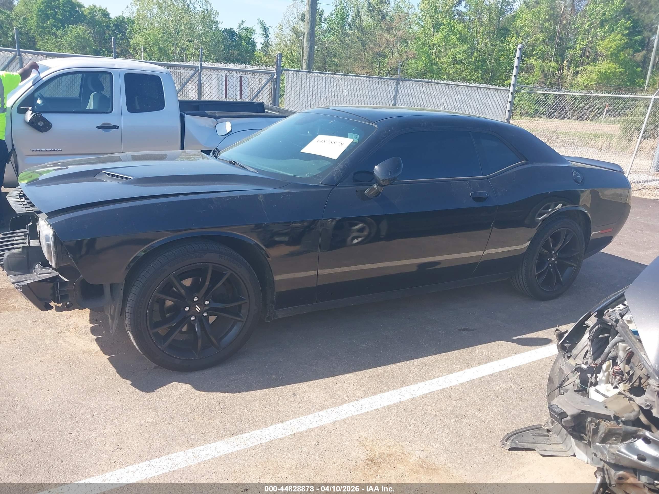 2018 DODGE CHALLENGER SXT