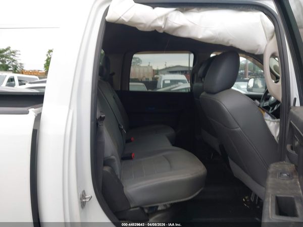2019 RAM 1500 CLASSIC TRADESMAN  4X4 6'4 BOX