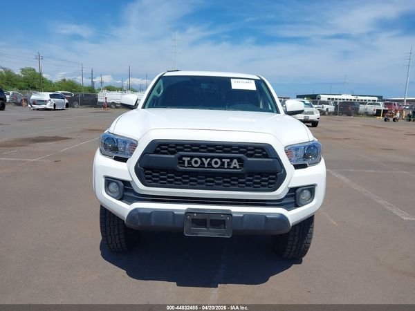 2017 TOYOTA TACOMA SR5 V6