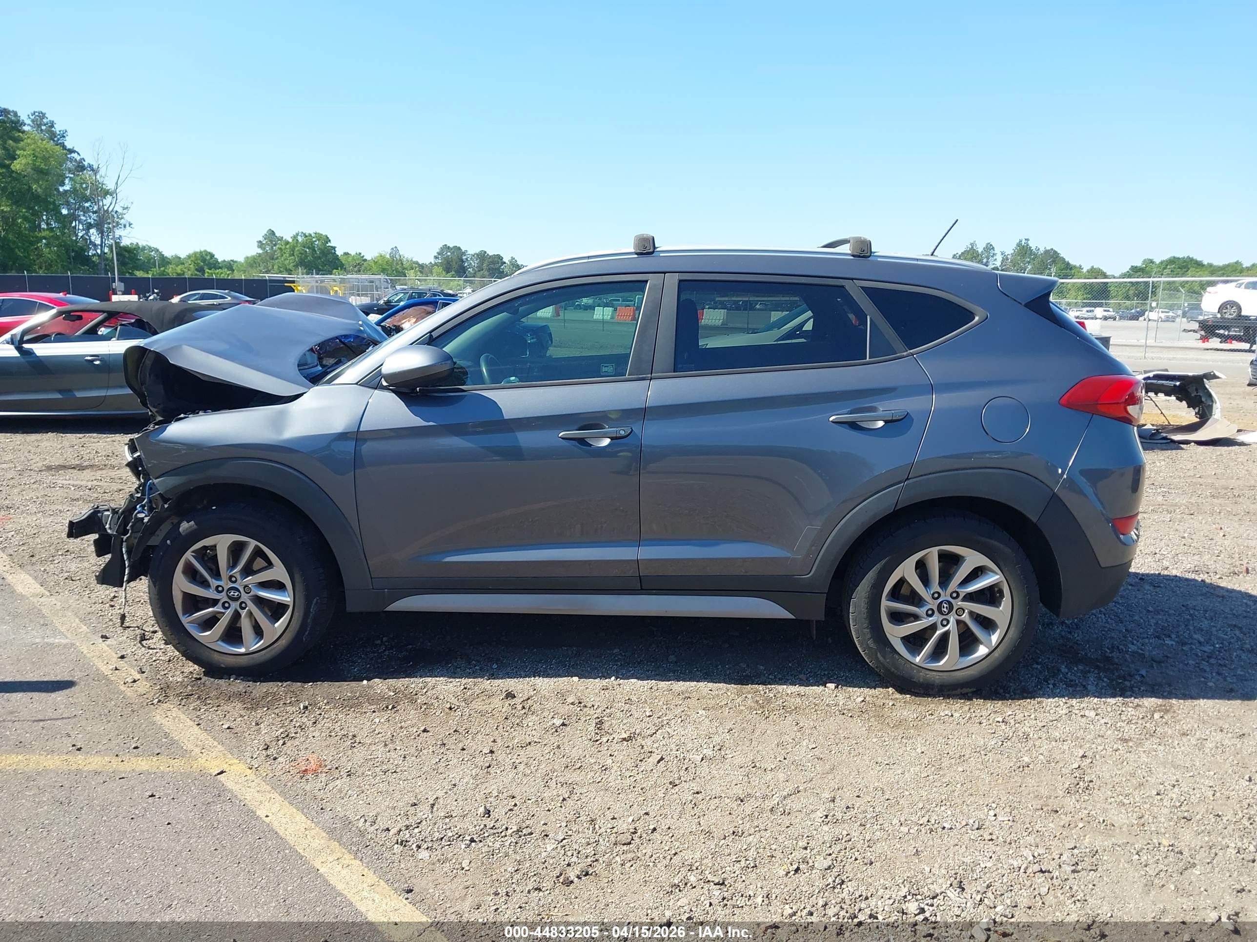 2017 HYUNDAI TUCSON SE