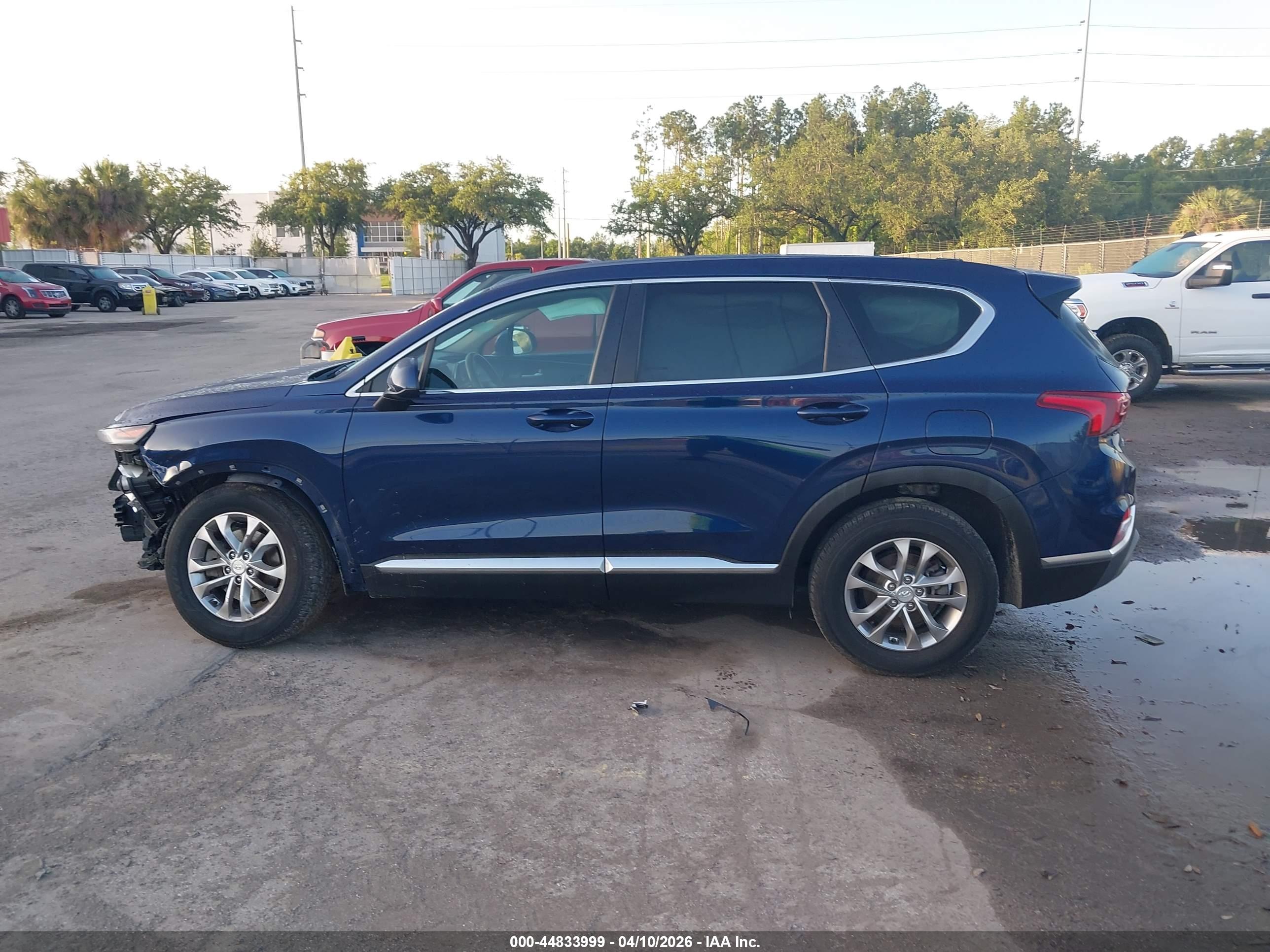 2019 HYUNDAI SANTA FE SE