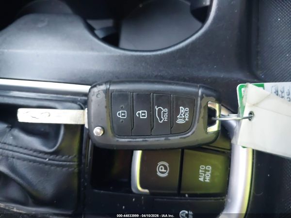 2019 HYUNDAI SANTA FE SE