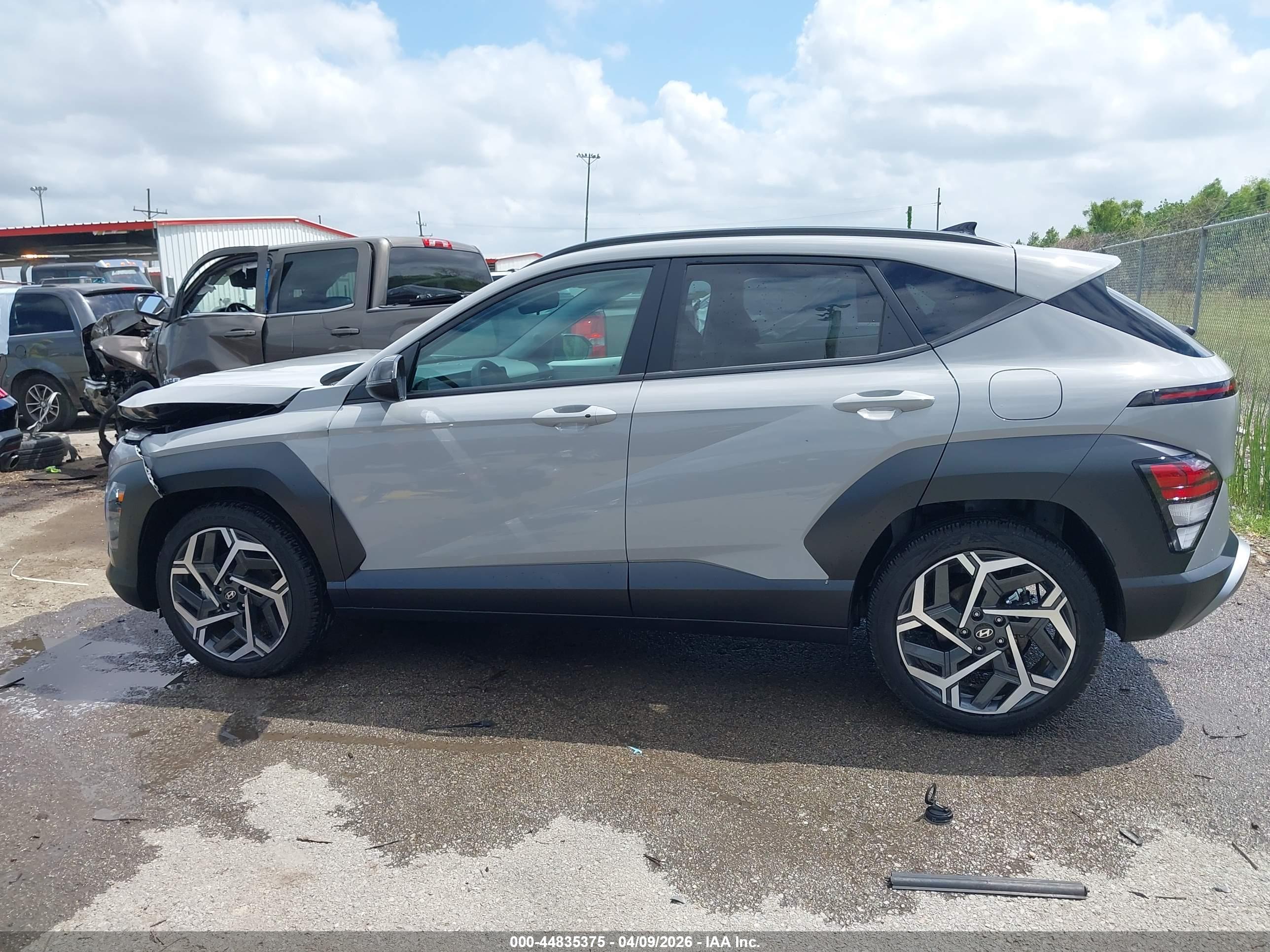 2026 HYUNDAI KONA SEL PREMIUM