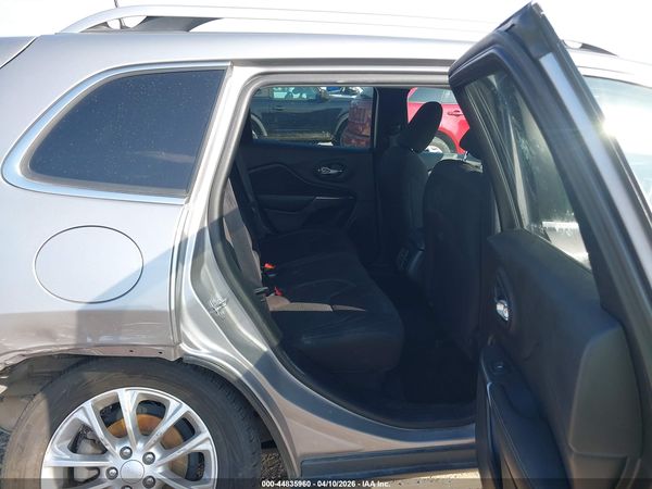 2019 JEEP CHEROKEE LATITUDE FWD