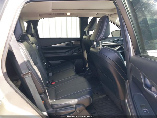 2023 INFINITI QX60 LUXE
