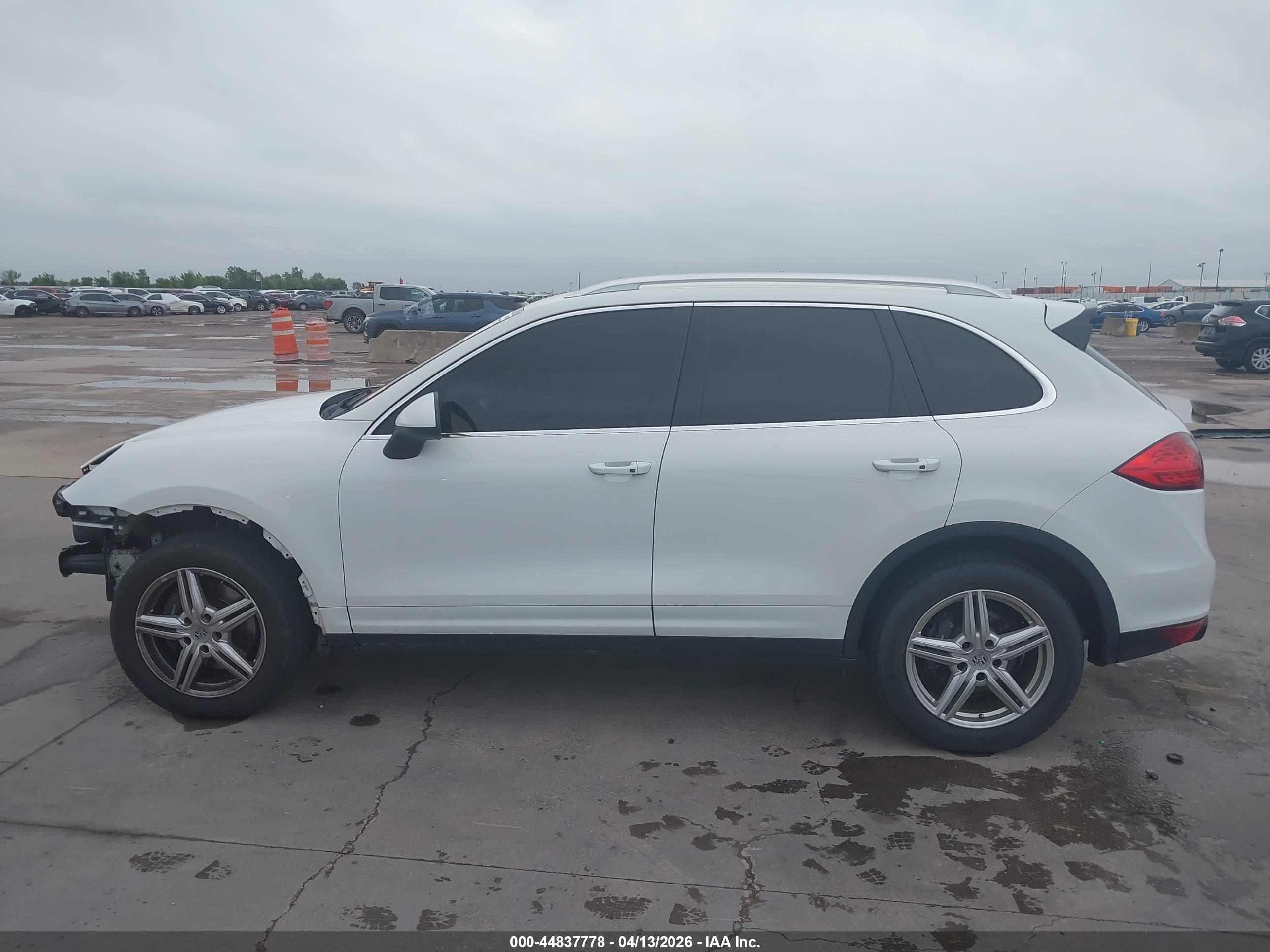 2012 PORSCHE CAYENNE